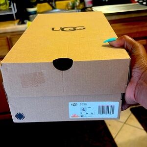 Ugg like new nice for a girls